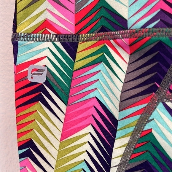 Fabletics Chevron Multicolored Shorts XXL - Picture 12 of 13